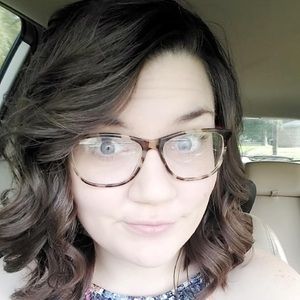 Meet your Posher, Stacy